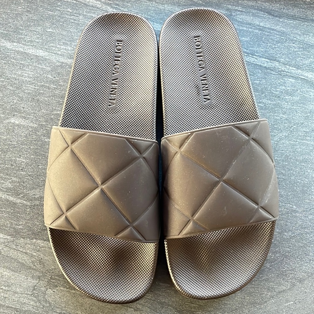 SOLD Mens Bottega Veneta Rubber Slides 42 Mens